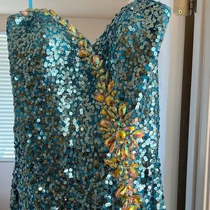 NIGHT MOVES  BY ALLURE FORMAL DRESS 6644